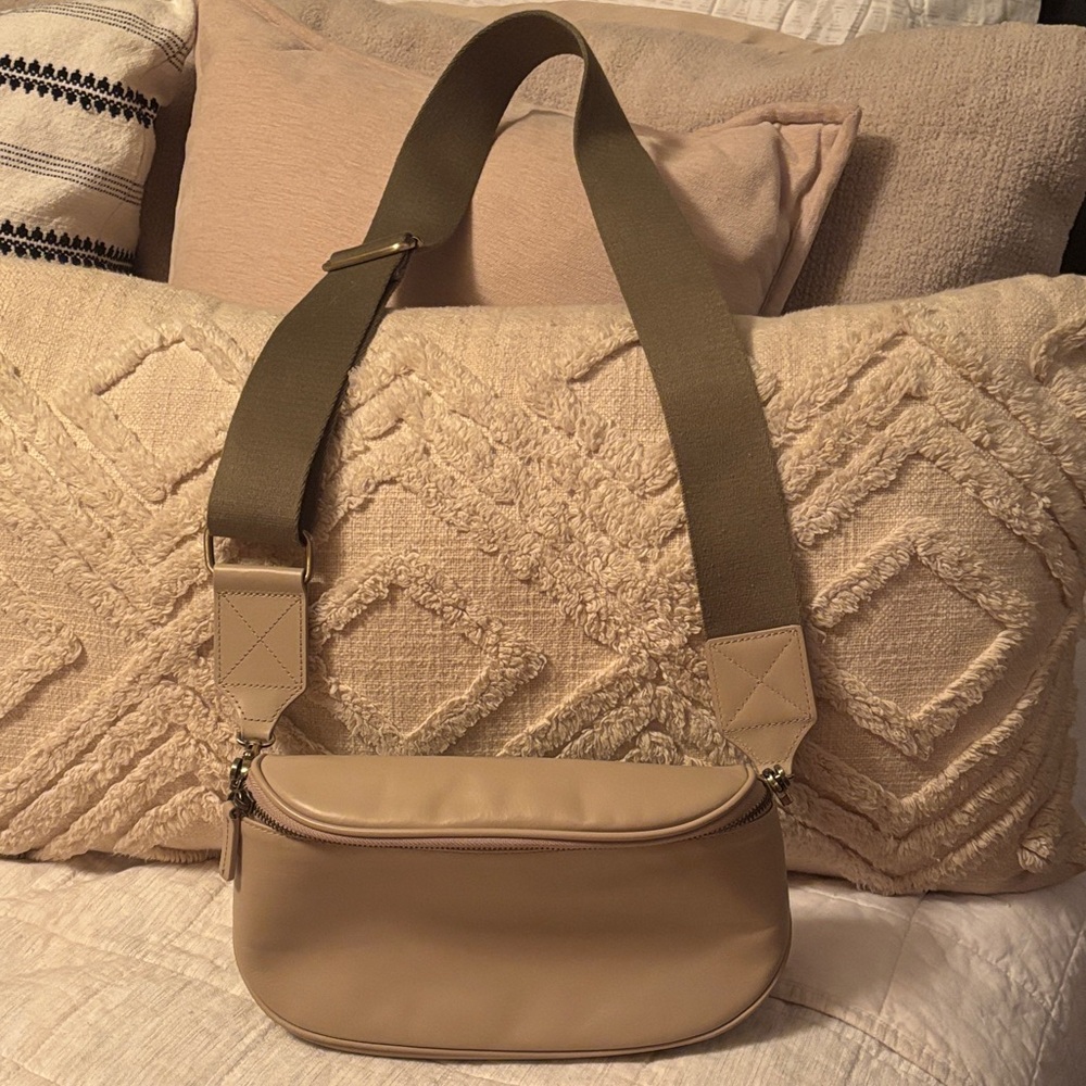 Andar Waymaker Crema Crossbody Bag